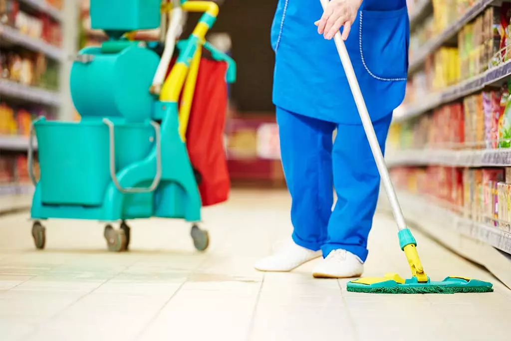 Retail Shop Cleaning Services (2)